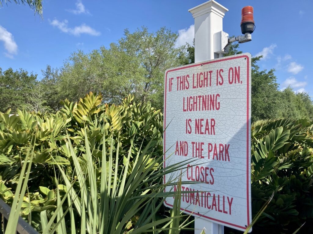 Lightning warning sign at Tarpon Springs Splash Park