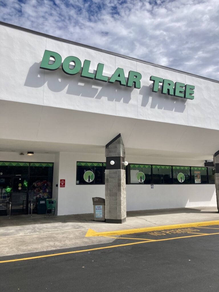 store front Dollar Tree sign