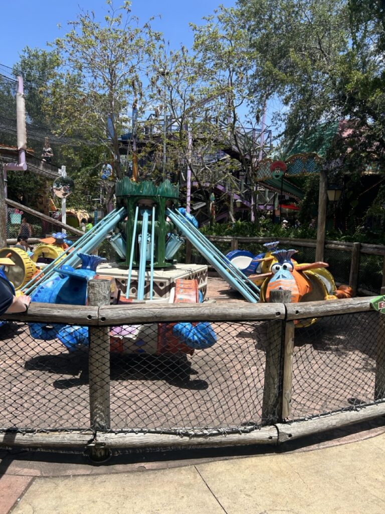 kids flying ride at busch gardens